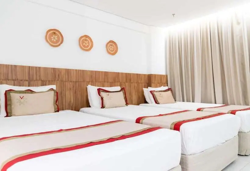 Deluxe Kolmen Hengen Huone, Vivence Suítes Hotel Palmas