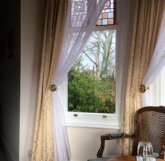 带大床的豪华间, Little Redlands B&b