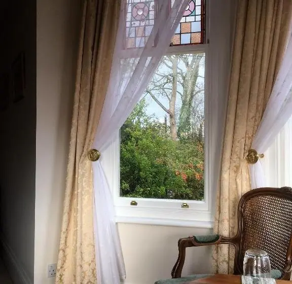 キングサイズベッドのデラックスルーム, Little Redlands B&b