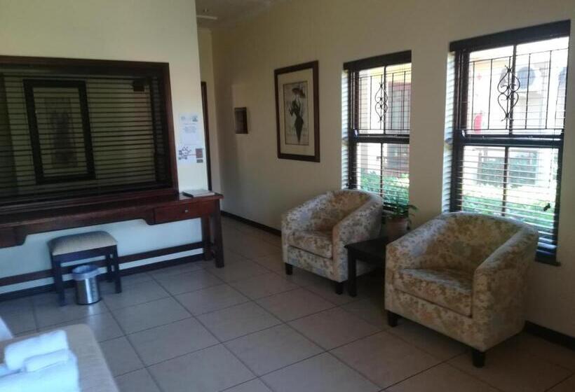 デラックスルーム, Moon And Sixpence Garden Guest House