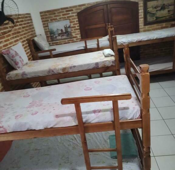 Кровать в Общей Комнате, Aloha Hostel Cabo Frio