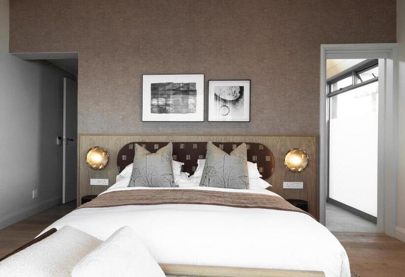 Deluxe Suite Sea View, Escape To The Beach