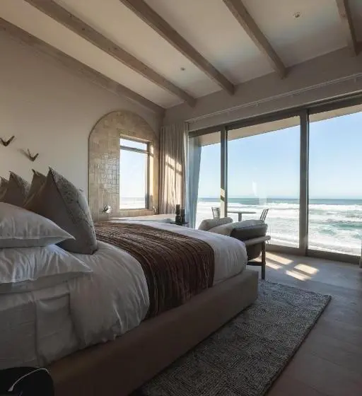 Deluxe Suite Sea View, Escape To The Beach