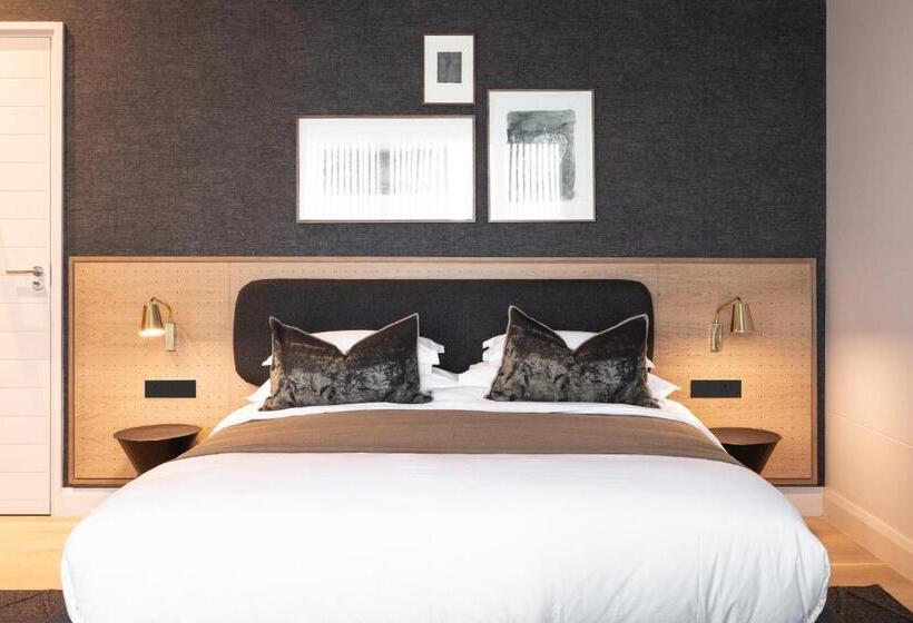 Deluxe Suite Sea View, Escape To The Beach