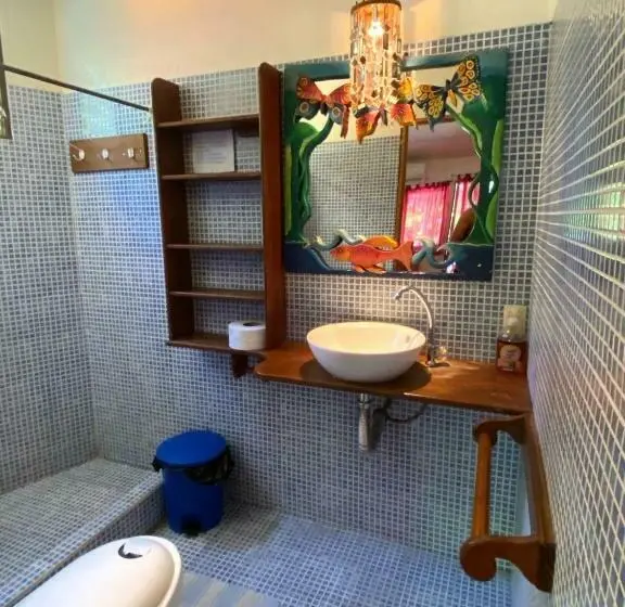 اتاق استاندارد چهار تخته با چشم‌انداز دریا, Amimodobeachrooms