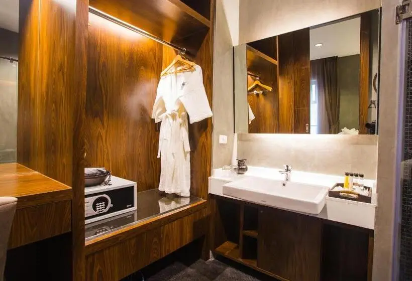 スイート, Nai Ya Hotel Sha Extra Plus