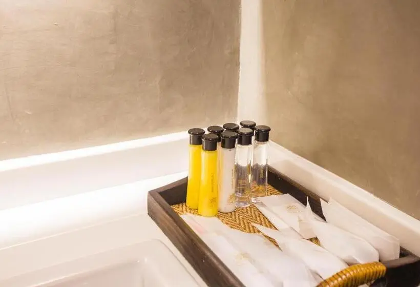 スイート, Nai Ya Hotel Sha Extra Plus
