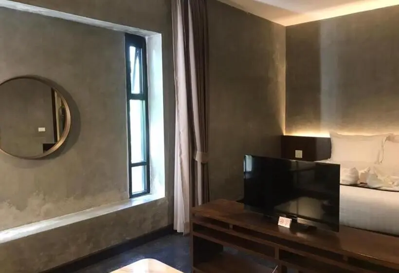 スイート, Nai Ya Hotel Sha Extra Plus