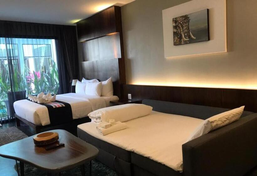 غرفة قياسية ثلاثية مطلة علي حمام السباحة, Nai Ya Hotel  Sha Extra Plus