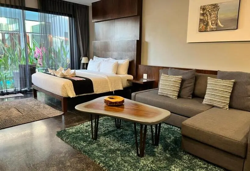 プールの見えるスタンダードトリプルルーム, Nai Ya Hotel Sha Extra Plus