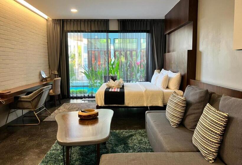 غرفة قياسية ثلاثية مطلة علي حمام السباحة, Nai Ya Hotel  Sha Extra Plus