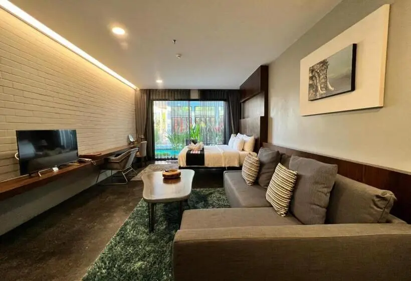 プールの見えるスタンダードトリプルルーム, Nai Ya Hotel Sha Extra Plus
