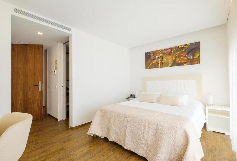 سوییت با چشم‌انداز کوه, Sisu Guest House