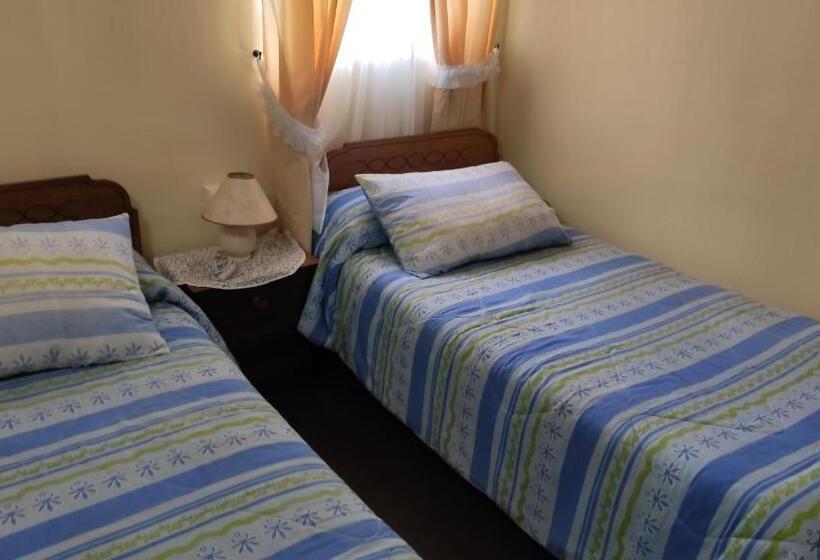 اتاق استاندارد با سرویس بهداشتی مشترک, Iberia