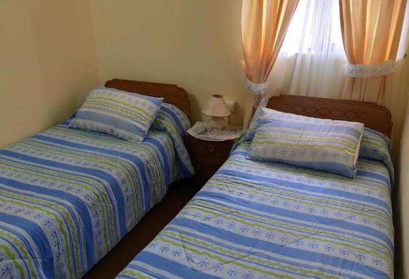 اتاق استاندارد با سرویس بهداشتی مشترک, Iberia