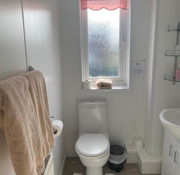 חדר אקונומי, White Heather Guest House