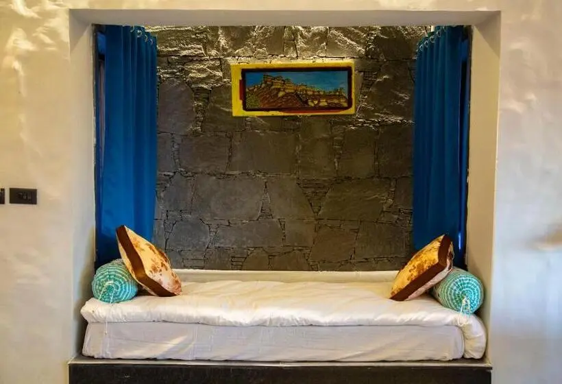 سوییت خانوادگی, Bella Basera