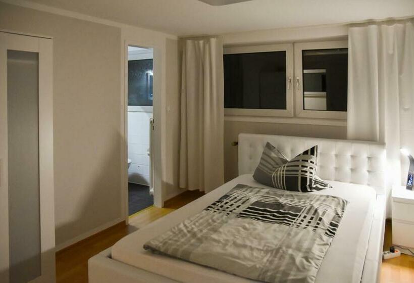 غرفة قياسية فردية, Mads