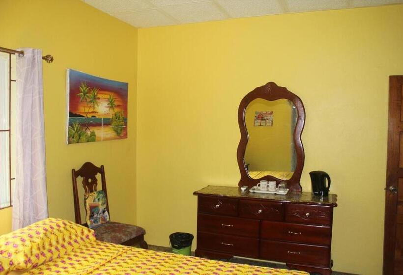 اتاق استاندارد با سرویس بهداشتی مشترک, Ritashomeawayfromhome