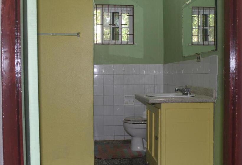 اتاق استاندارد با سرویس بهداشتی مشترک, Ritashomeawayfromhome