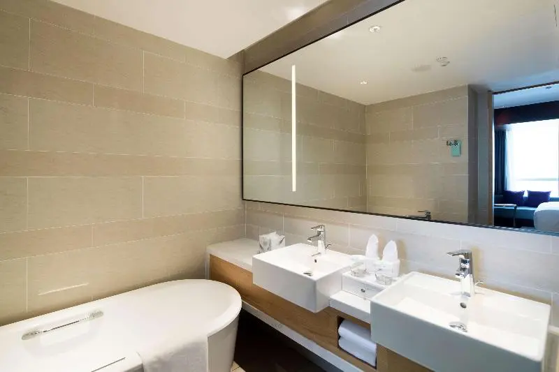 キングサイズベッドのデラックススイート, Hilton Garden Inn Zhuhai Hengqin