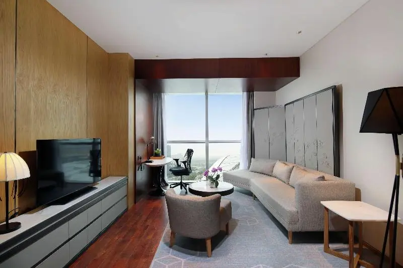 キングサイズベッドのデラックススイート, Hilton Garden Inn Zhuhai Hengqin