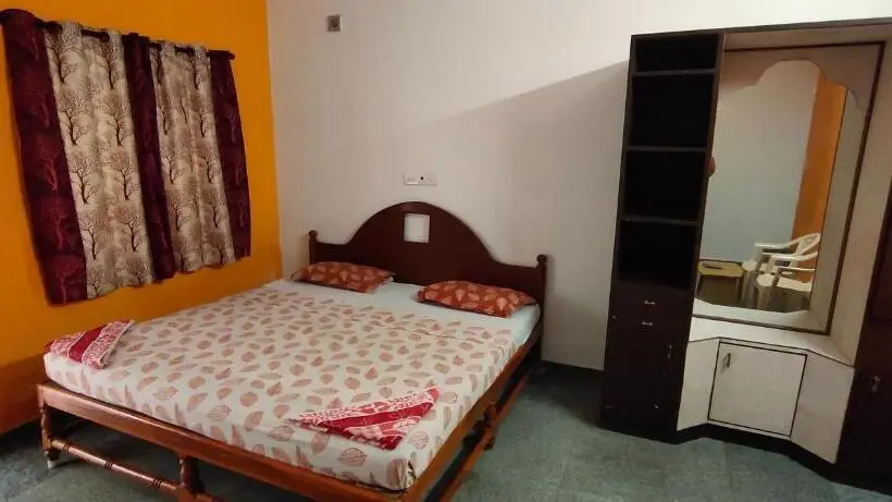 エコノミールーム, Nakshatraa Guest House