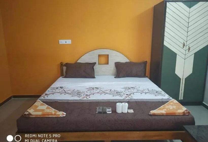 エコノミールーム, Nakshatraa Guest House