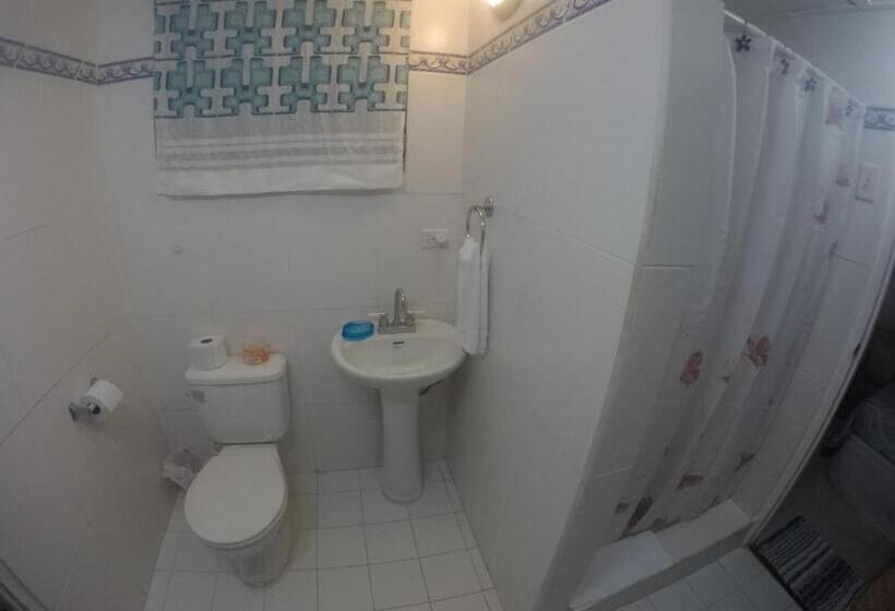 חדר משפחתי, Valle Paradise