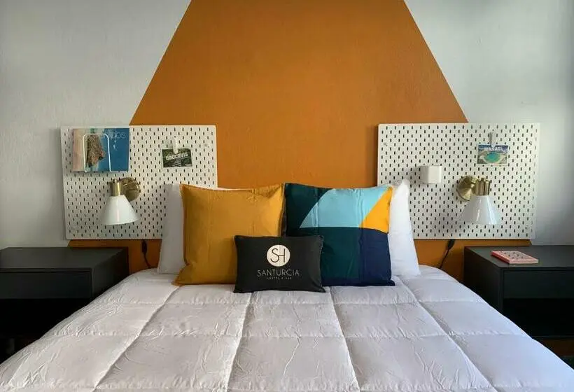 اتاق لوکس, Santurcia Hostel