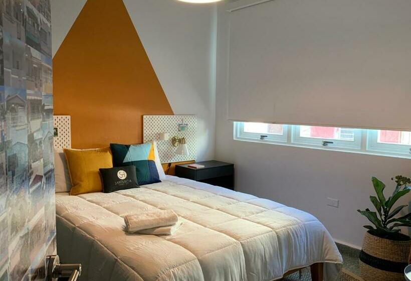 اتاق لوکس, Santurcia Hostel