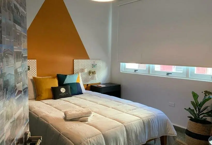 اتاق لوکس, Santurcia Hostel