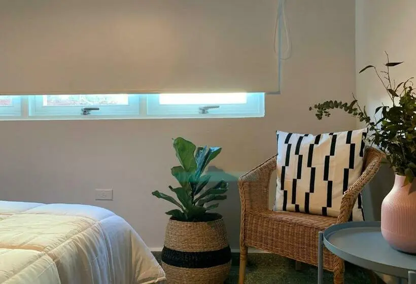 اتاق لوکس, Santurcia Hostel