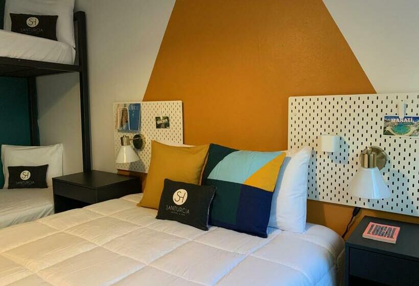 اتاق لوکس, Santurcia Hostel