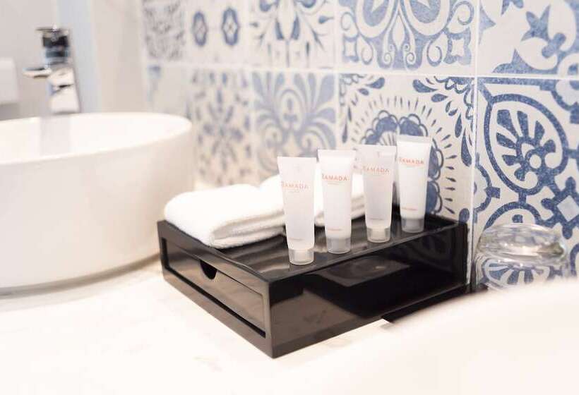 اتاق دلوکس مخصوص معلولین, Ramada Plaza By Wyndham Chao Fah Phuket