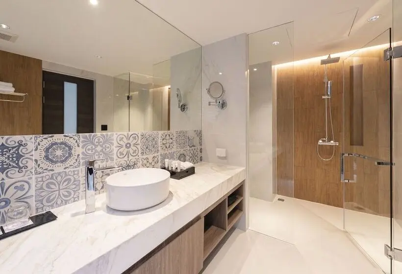 Deluxe-huone Soveltuu Liikuntarajoitteisille, Ramada Plaza By Wyndham Chao Fah Phuket