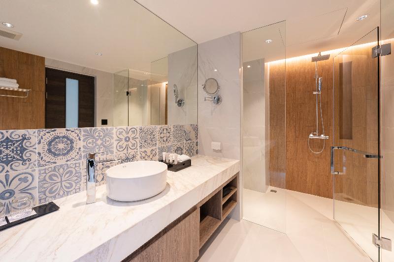 اتاق لوکس, Ramada Plaza By Wyndham Chao Fah Phuket