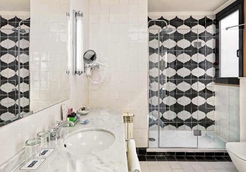 اتاق لوکس با تخت بزرگ, Ramada Plaza By Wyndham Chao Fah Phuket