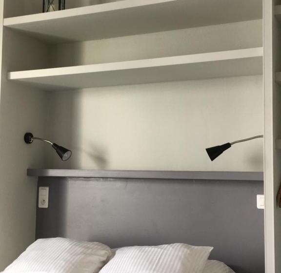 اتاق لوکس با بالکن و چشم‌انداز دریا, Le Cannier