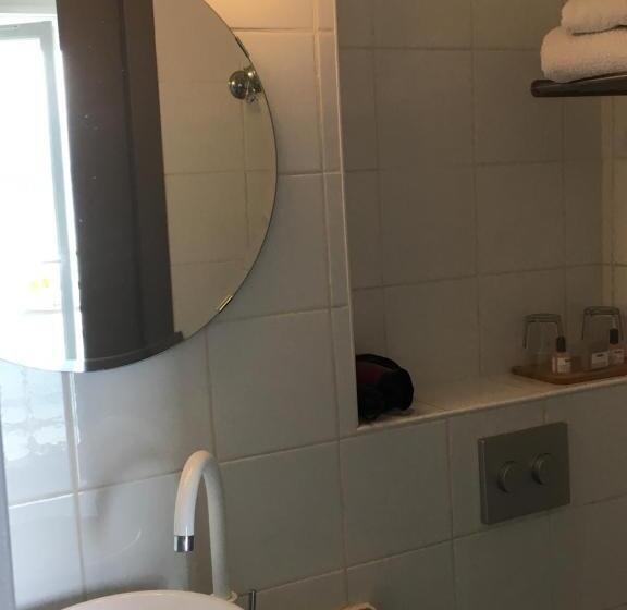 اتاق استاندارد با بالکن و چشم‌انداز دریا, Le Cannier