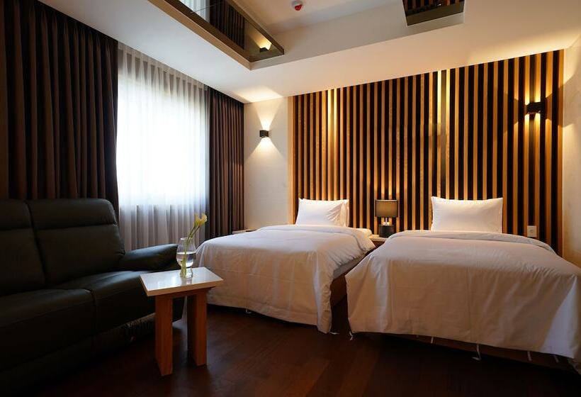 غرفة قياسية, Artheim