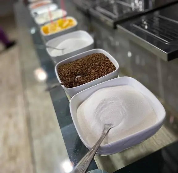اتاق استاندارد سه نفره, Tourist Inn