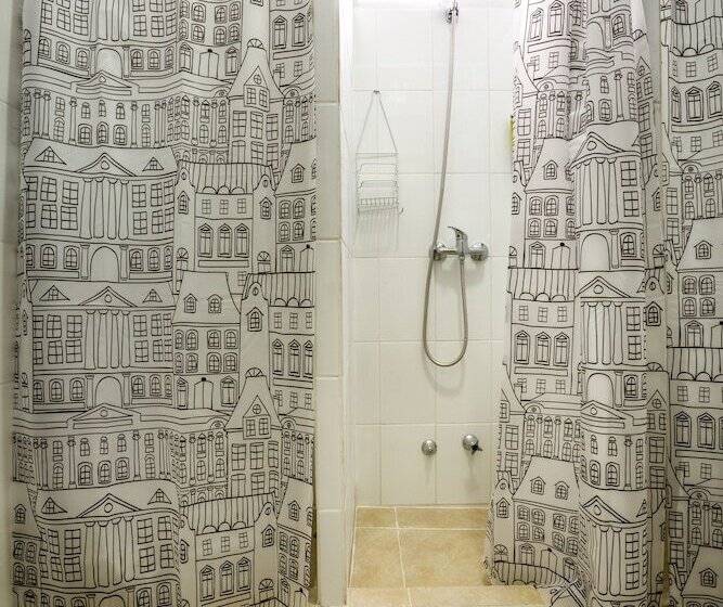 سرير فى غرفة مشتركه, Bento Hostel   Adults Only
