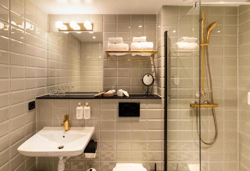 스탠다드 스튜디오, Best Western Plus åby