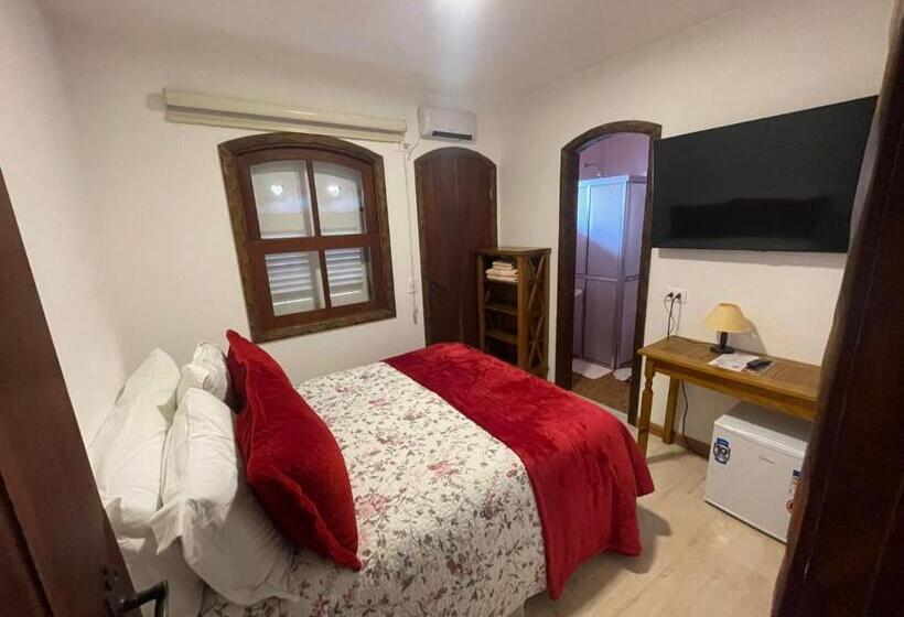 Economy Zimmer, Pousada Déjà Vu