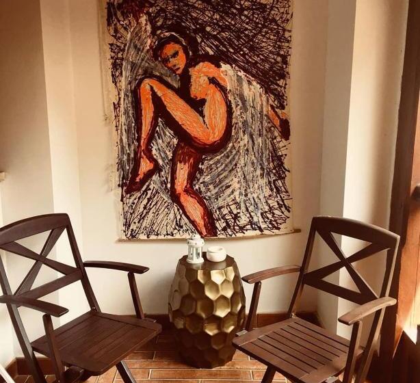 جناح جونيور, La Posada De Chinchilla