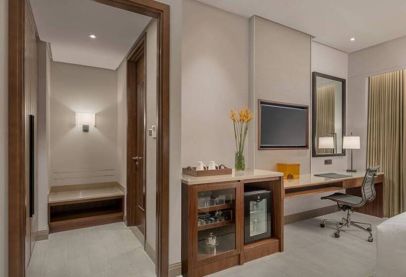Номер Deluxe Вид на Бассейн, Dusitd2 Davao