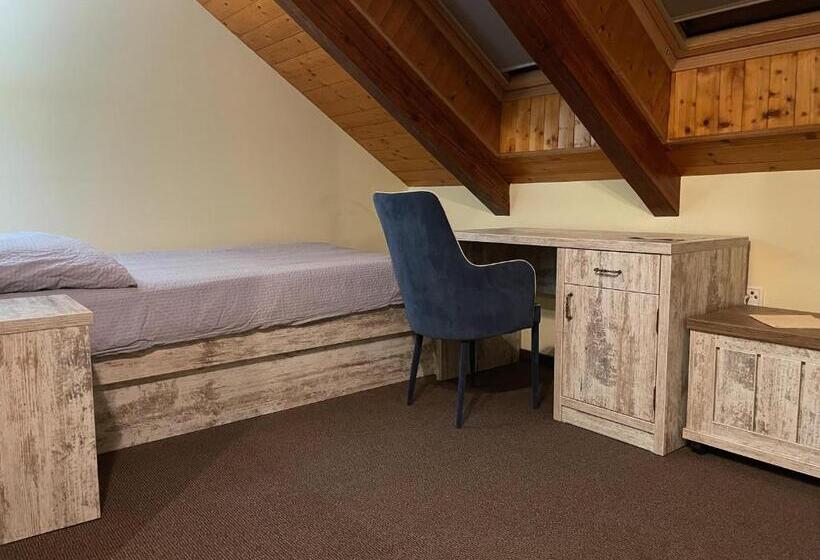 غرفة ديلوكس فردية, Herman