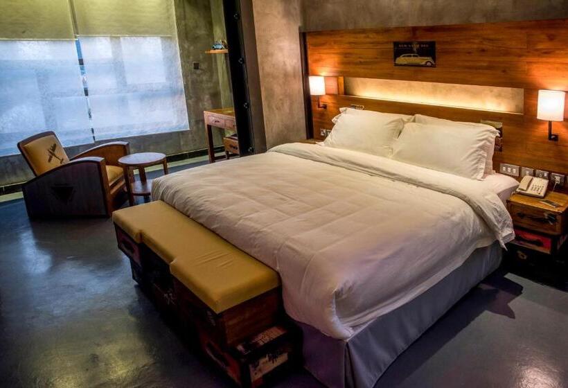 اتاق لوکس با تخت بزرگ, Flowery Holiday Suites