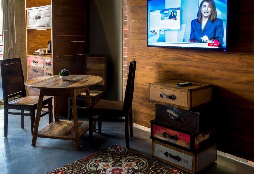 سوییت لوکس, Flowery Holiday Suites